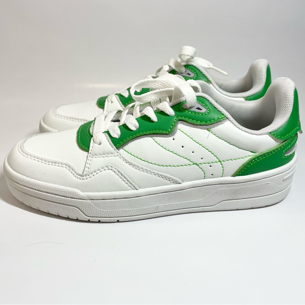 NWOB Zara Women’s Contrasting Color Sneakers White and Green Size 37 / Size 7
